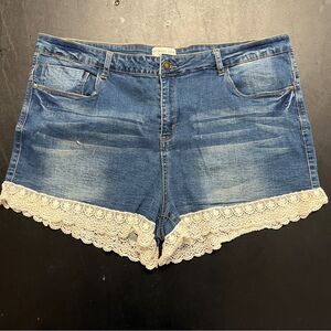 Chic Soul Blue Jean Shorts with Lace Trim 0656